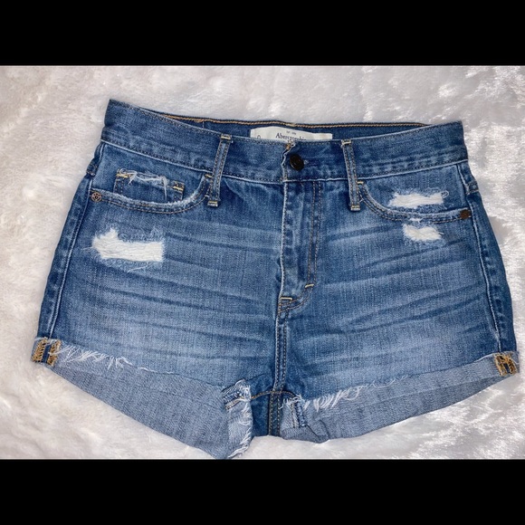 Abercrombie & Fitch Pants - Abercrombie mid rise shorts